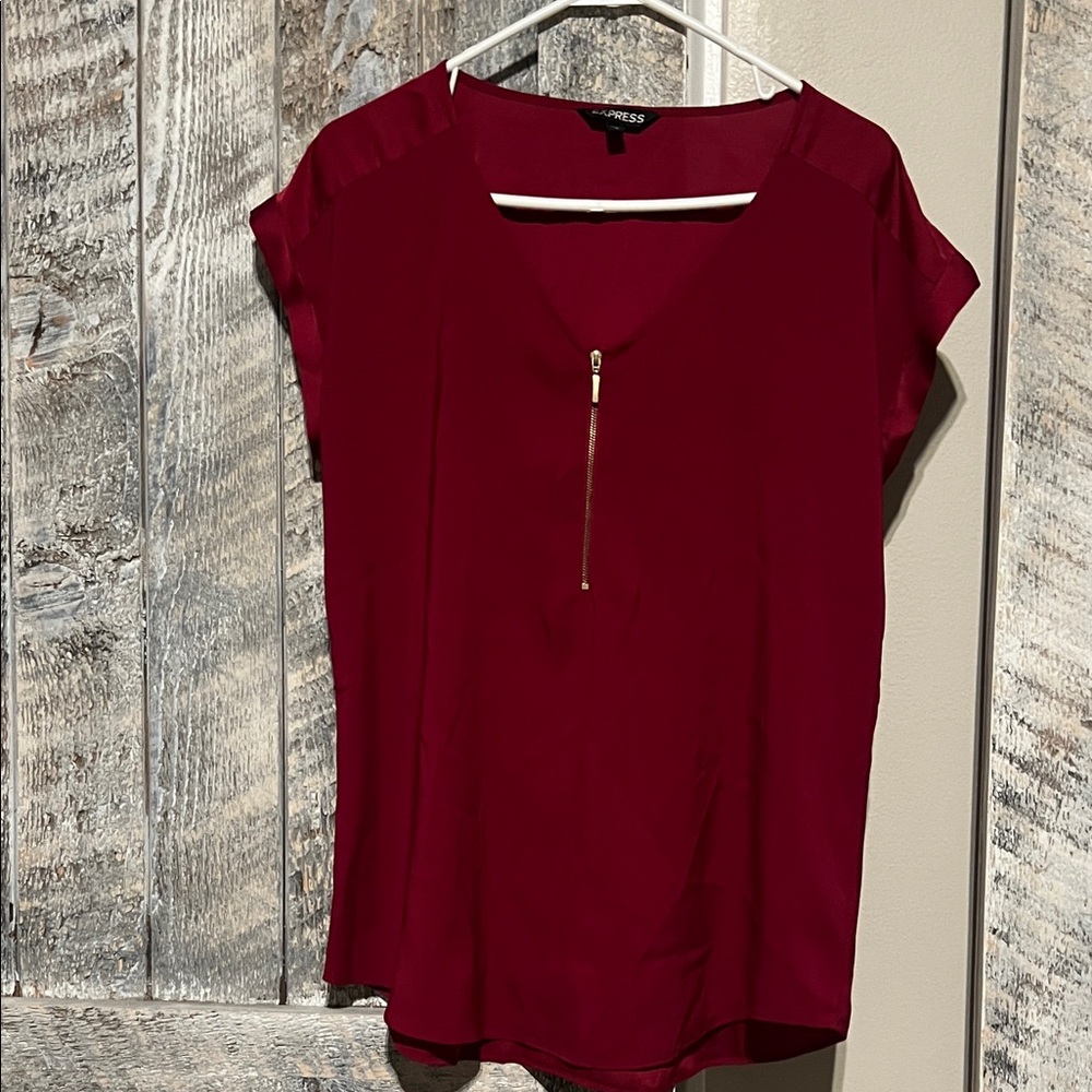 Express Women's Cranberry Red Short Sleeve Zip-Front Blouse